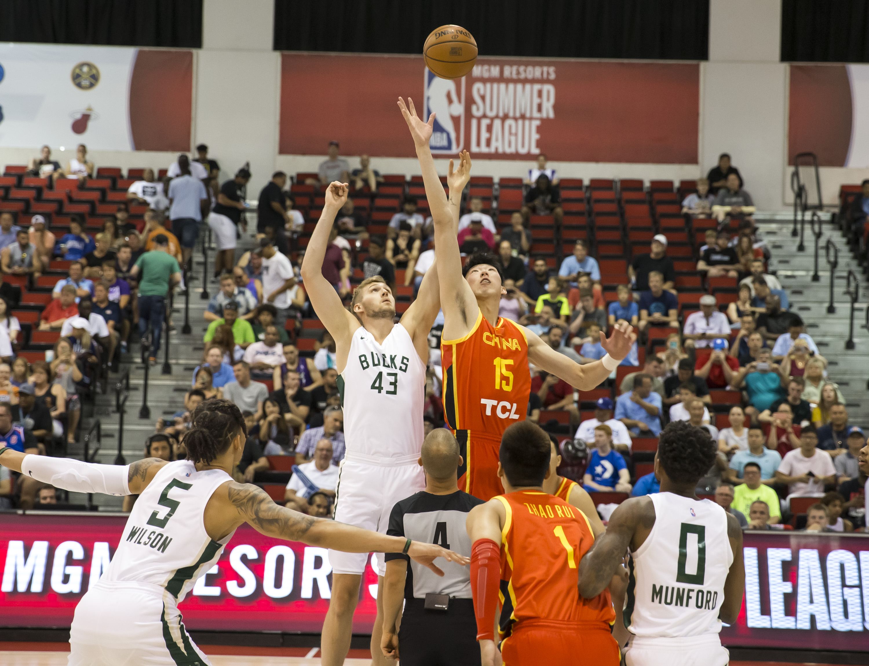 进攻选择更 进攻选择更